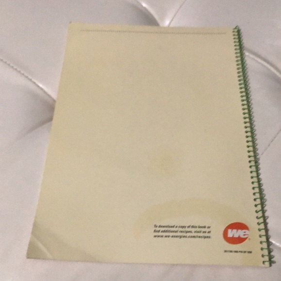 2011 We Energies Cookie Book - Picture 5 of 16